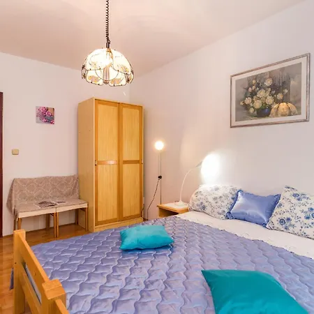 2 Bedroom Lovely In Valbandon