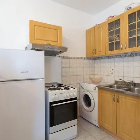 2 Bedroom Lovely In
