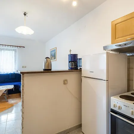 2 Bedroom Lovely In Apartment *