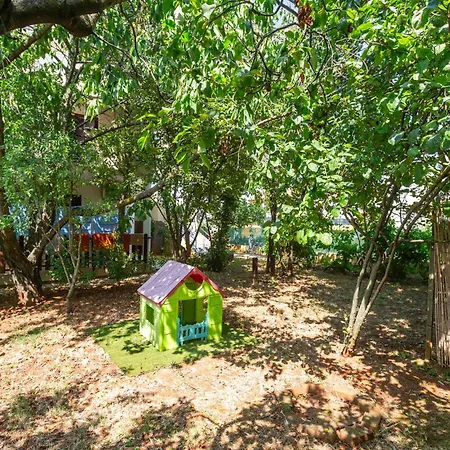 2 Bedroom Lovely In * Valbandon