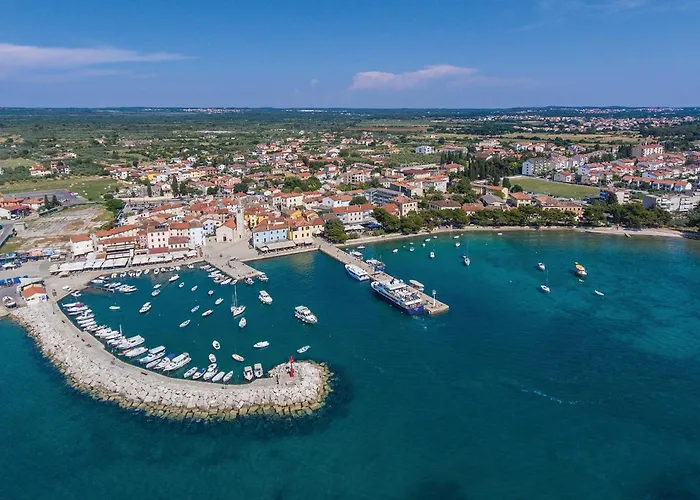 2 Bedroom Lovely In Apartament