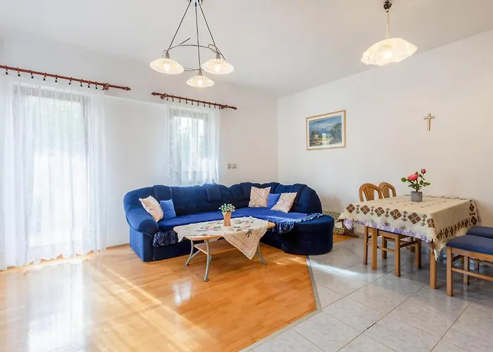 2 Bedroom Lovely In Apartament