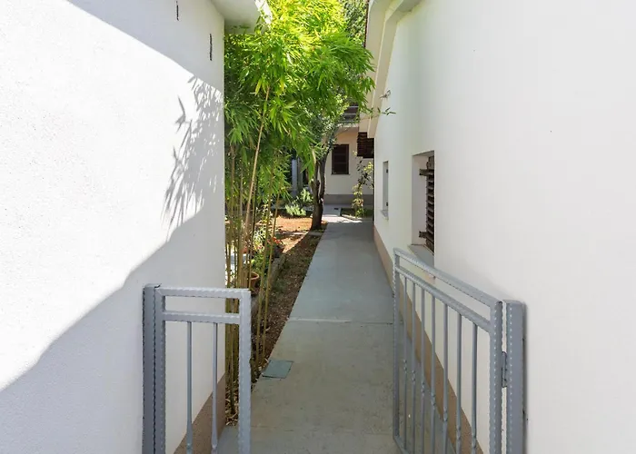 2 Bedroom Lovely In Apartament